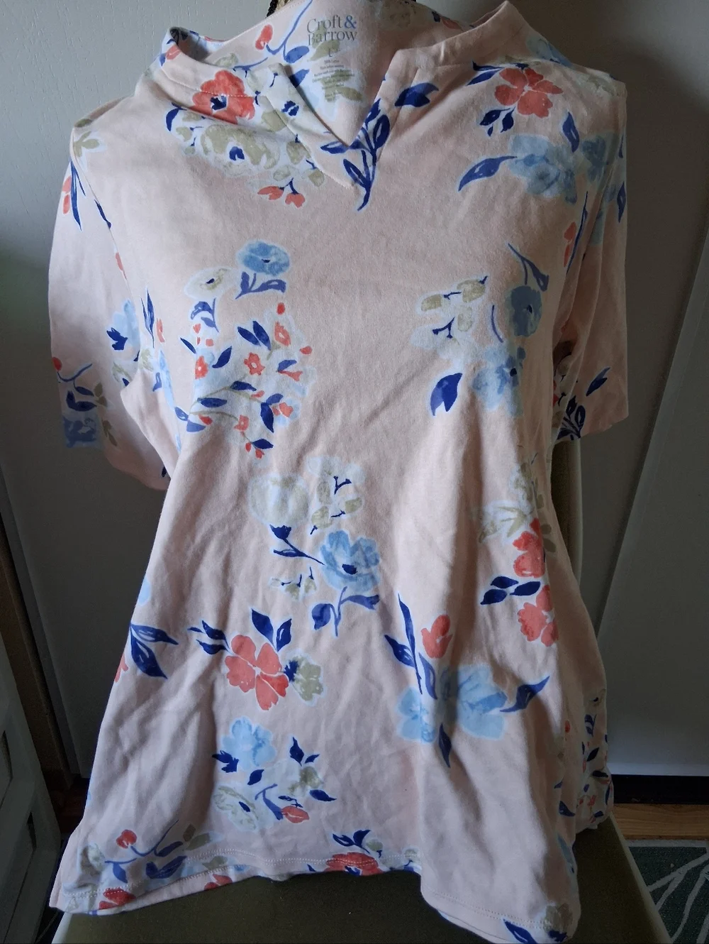 Peach Background Floral Motif Blouse - Picture 2 of 4